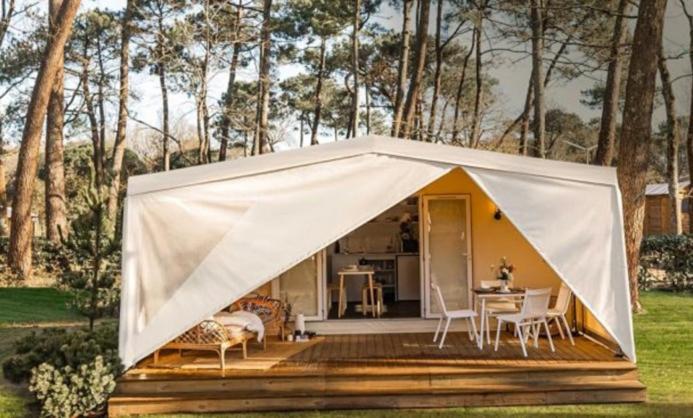 Camping Familial - Parc Aquatique - Grande Aire De Jeux A La Montagne Agos-Vidalos Buitenkant foto