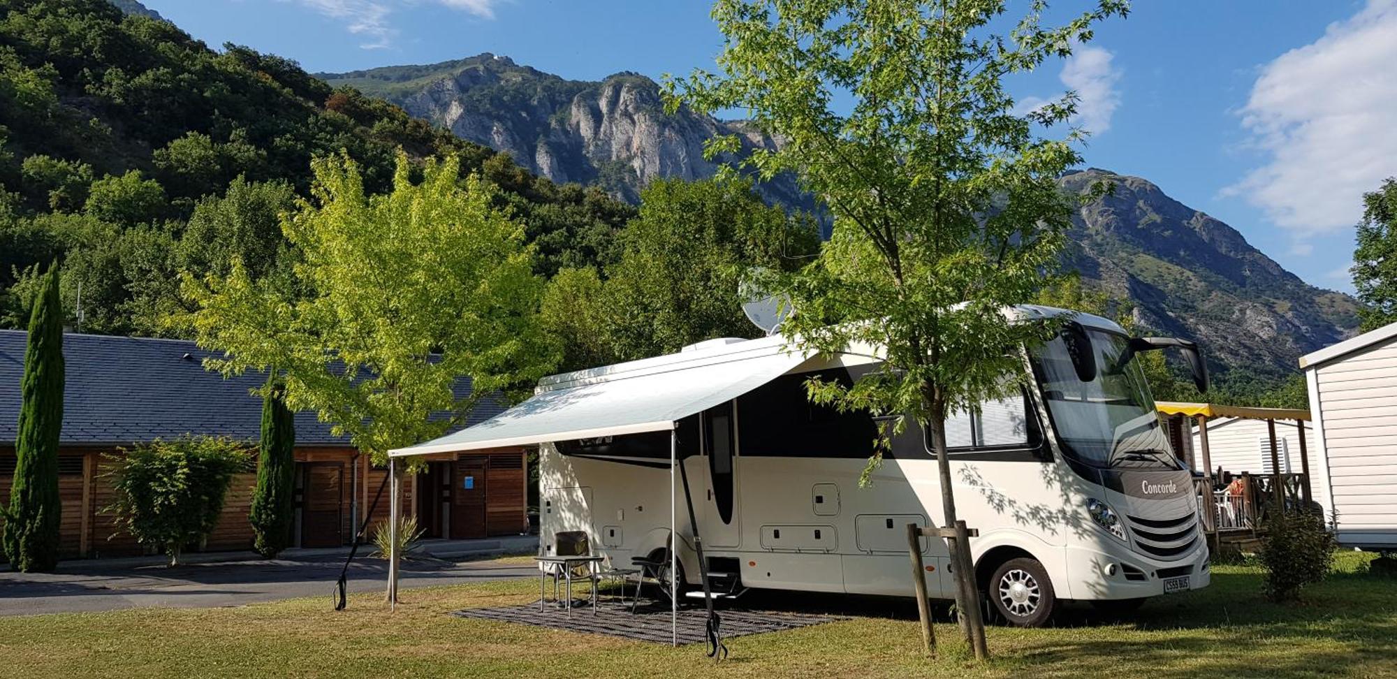 Camping Familial - Parc Aquatique - Grande Aire De Jeux A La Montagne Agos-Vidalos Buitenkant foto